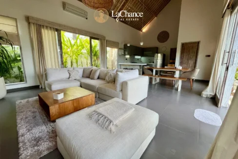 2 bedroom villa for rent in Umalas11