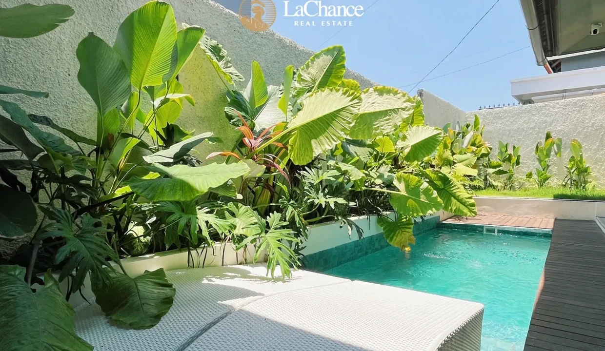 2 bedroom villa in central canggu1