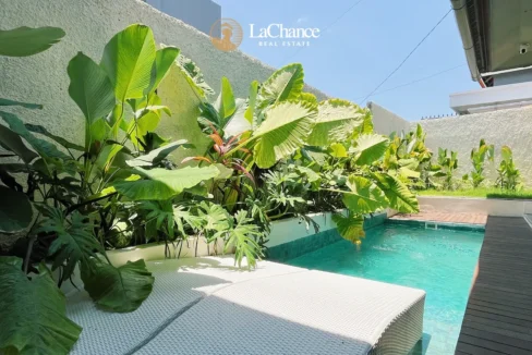 2 bedroom villa in central canggu1