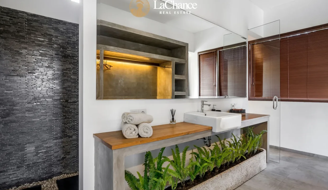 4 bedroom villa in Pererenan Ocean View17