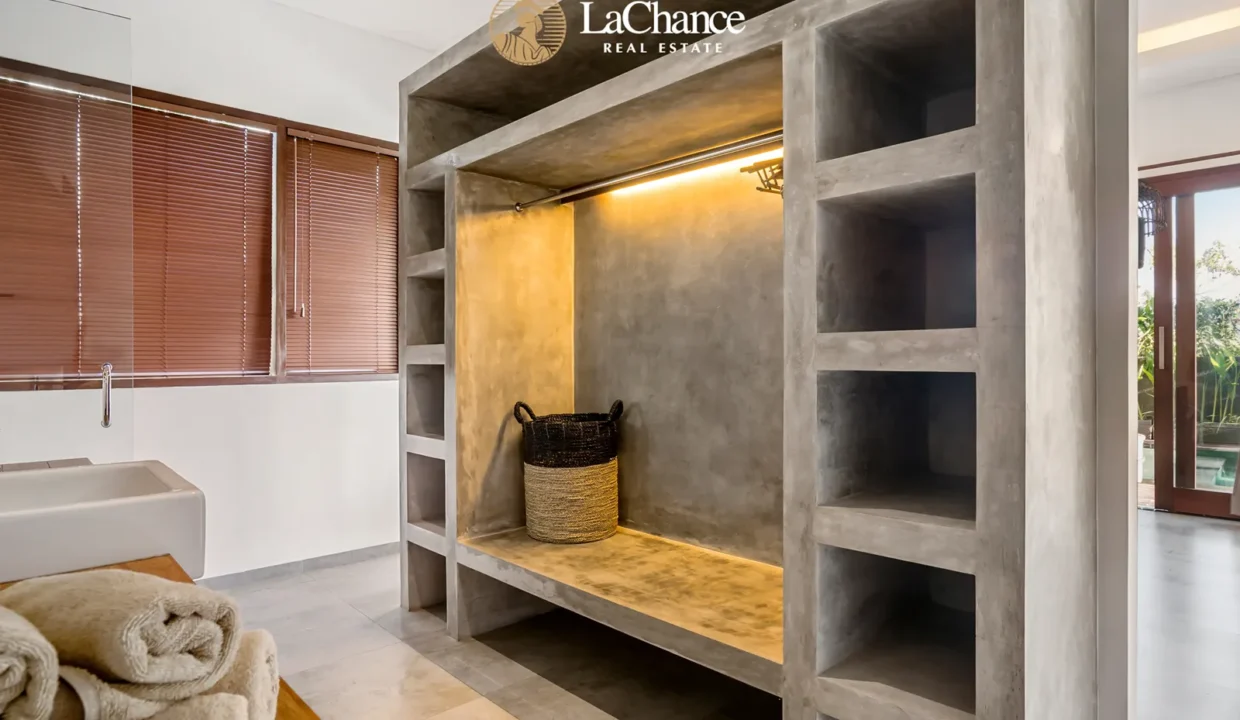 4 bedroom villa in Pererenan Ocean View26