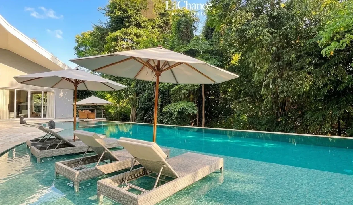 4 bedrooms villa in Umalas2