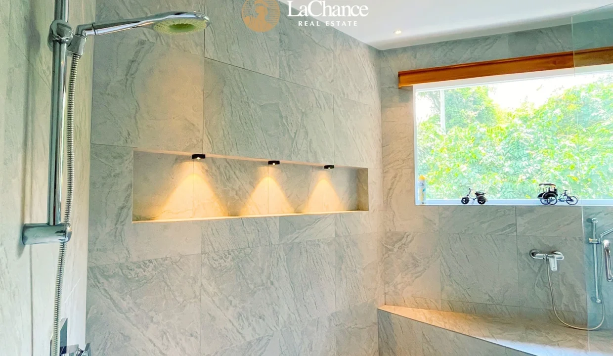 4 bedrooms villa in Umalas5