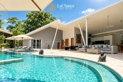 4 bedrooms villa in Umalas7