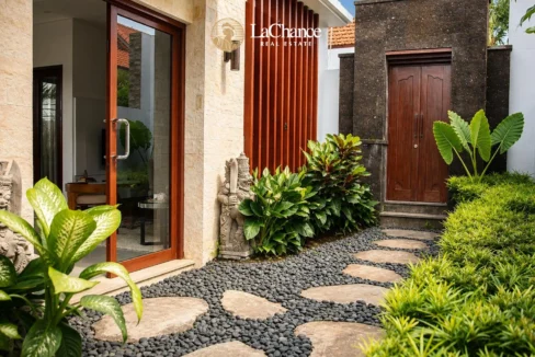 villa 3 bedroom in Berawa Bali1