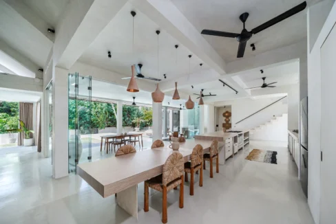 4 bedroom villa in central Pererenan Bali10