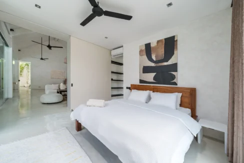 4 bedroom villa in central Pererenan Bali15