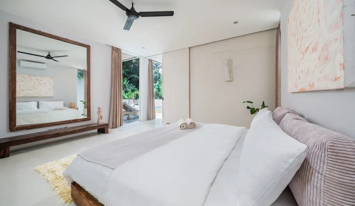 4 bedroom villa in central Pererenan Bali16