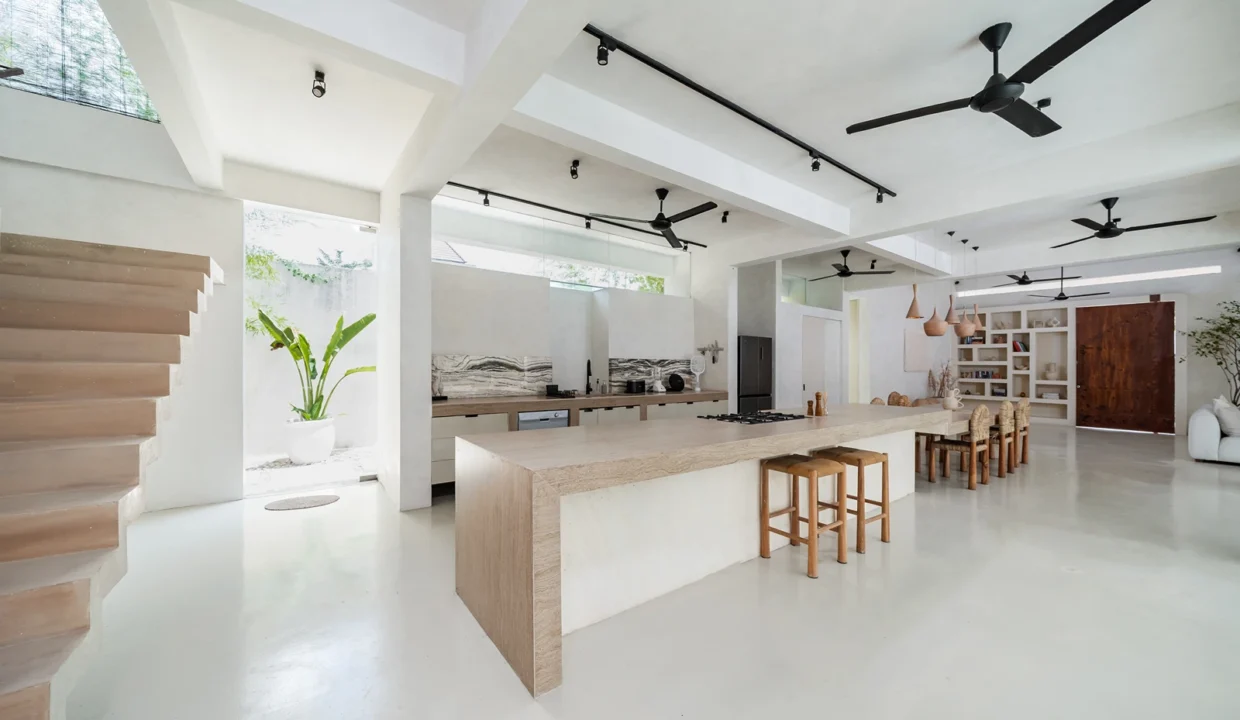 4 bedroom villa in central Pererenan Bali22