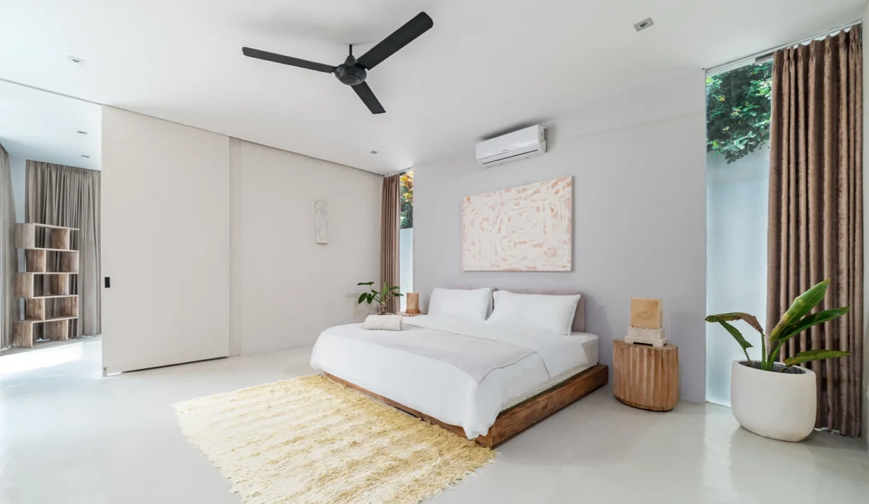 4 bedroom villa in central Pererenan Bali23