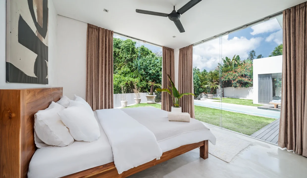 4 bedroom villa in central Pererenan Bali9