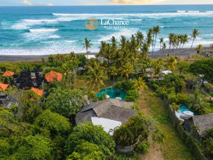 4 bedroom beachfront villa for rent in Seseh Bali