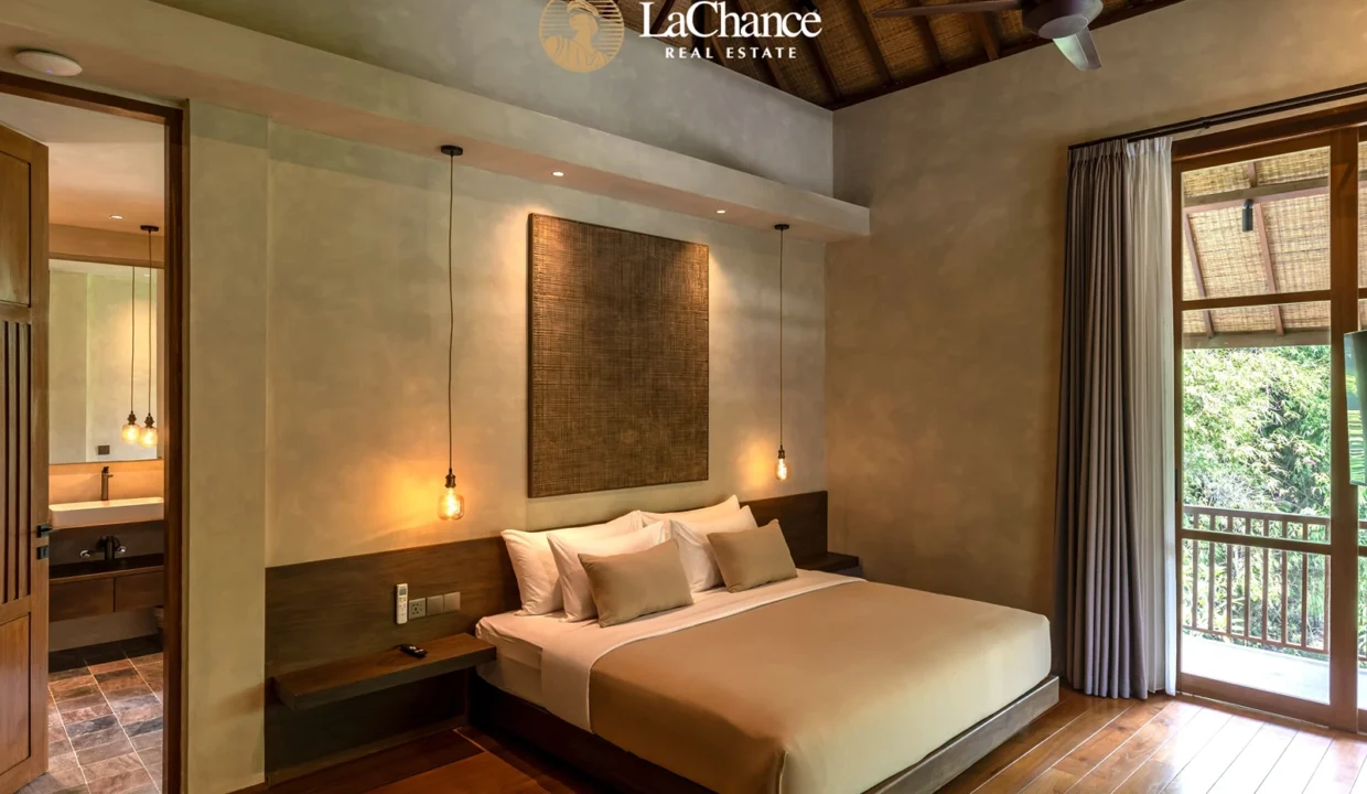 Luxury 5 bedroom in Nyanyi Bali11