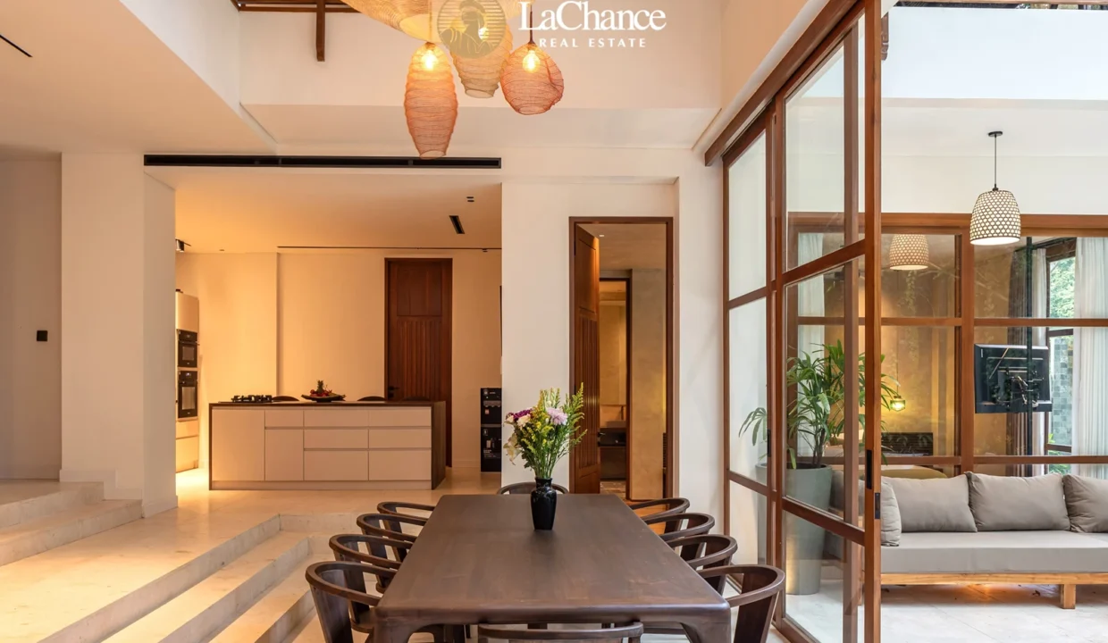 Luxury 5 bedroom in Nyanyi Bali15