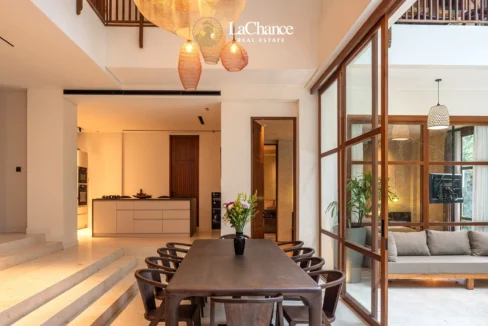 Luxury 5 bedroom in Nyanyi Bali15