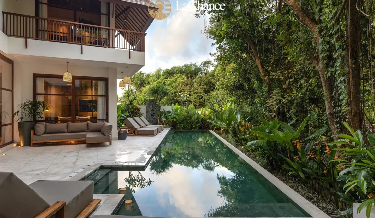 Luxury 5 bedroom in Nyanyi Bali3