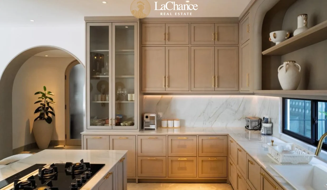 Luxury 5 bedrooms in Tumbak Bayuh - Pererenan10