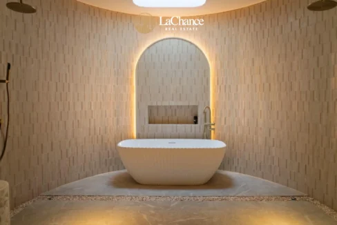 Luxury 5 bedrooms in Tumbak Bayuh - Pererenan13