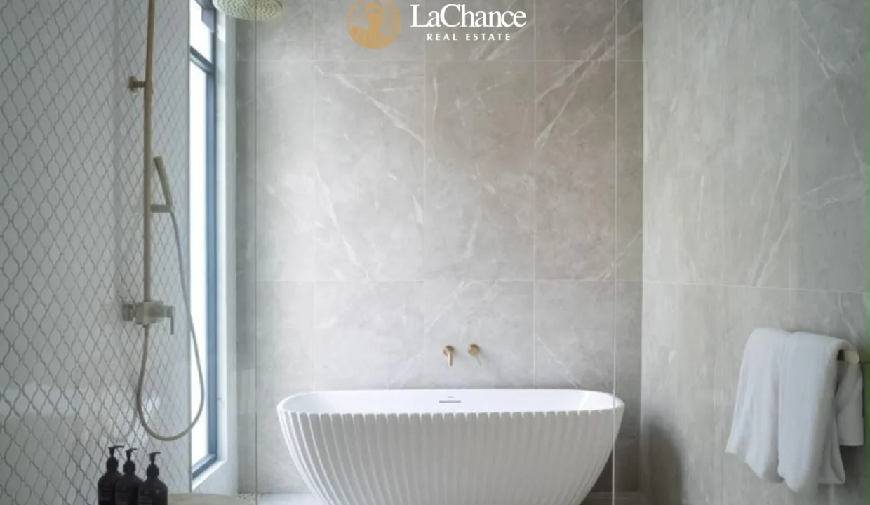 Luxury 5 bedrooms in Tumbak Bayuh - Pererenan22