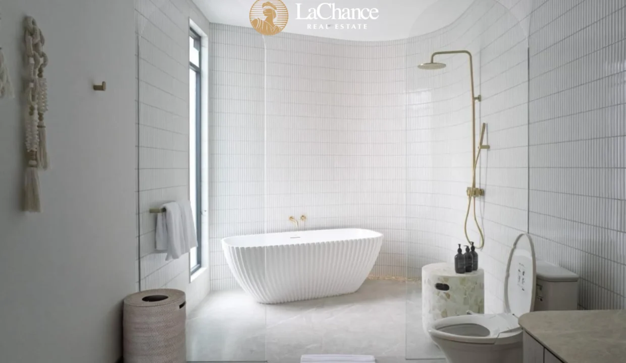 Luxury 5 bedrooms in Tumbak Bayuh - Pererenan27