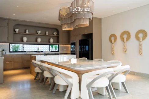 Luxury 5 bedrooms in Tumbak Bayuh - Pererenan8