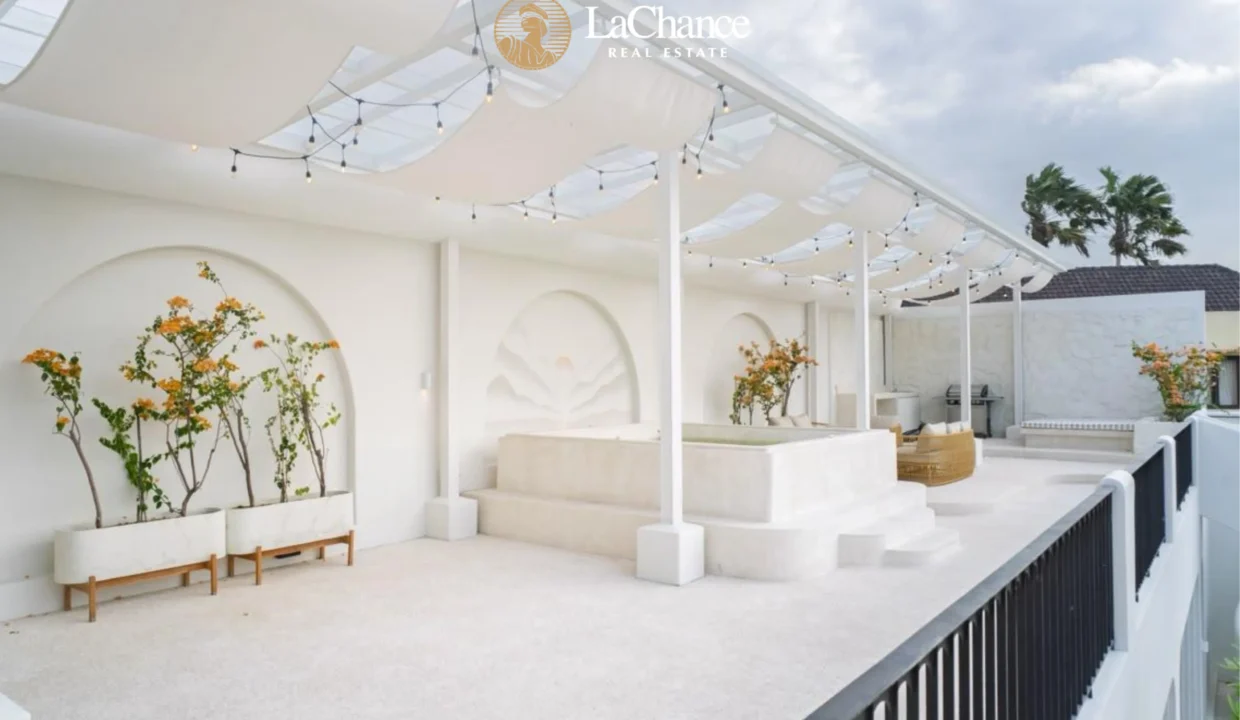 Luxury 5 bedrooms in Tumbak Bayuh - Pererenan9