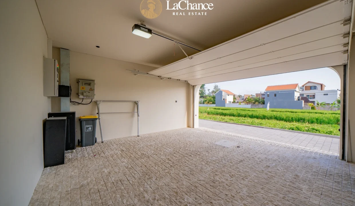 Ocean View Luzxury villa in Seseh 1