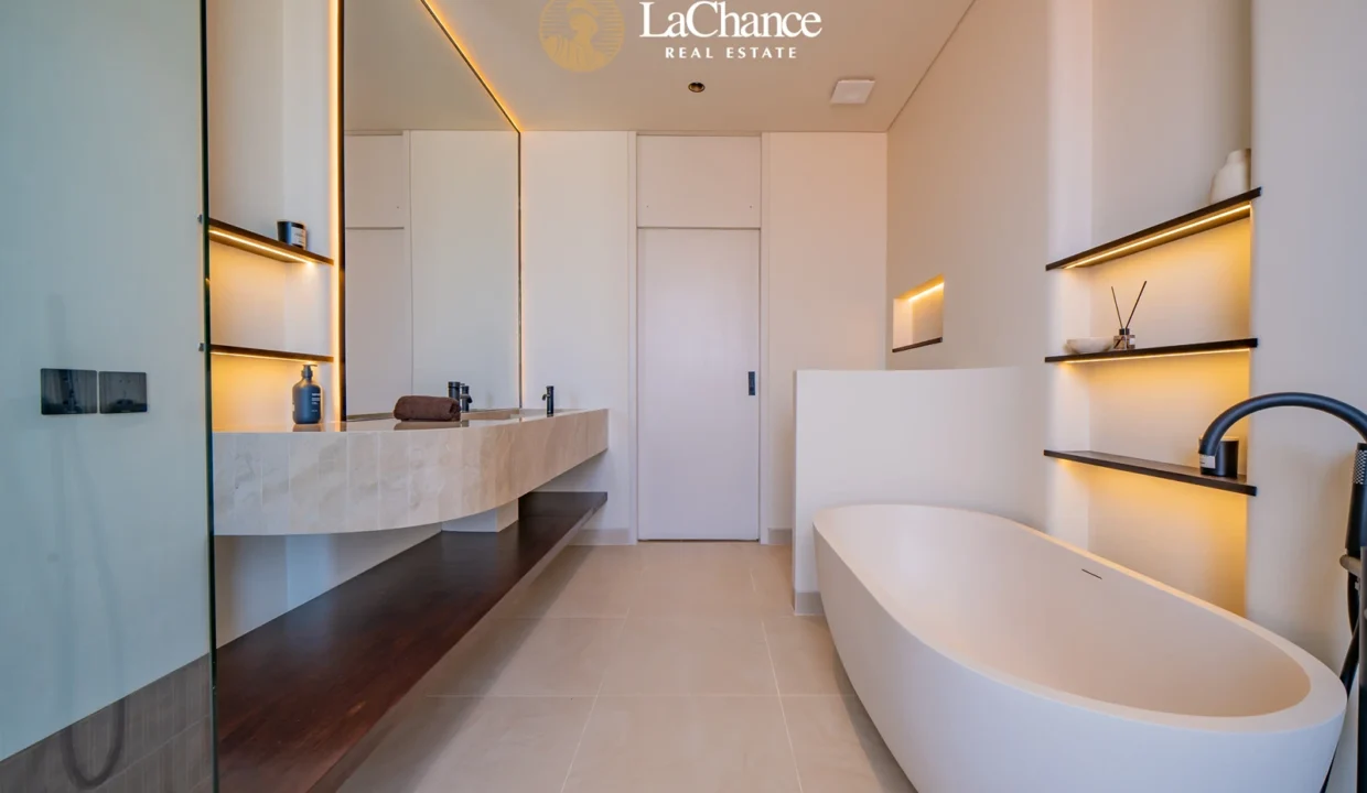 Ocean View Luzxury villa in Seseh 25