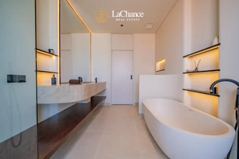Ocean View Luzxury villa in Seseh 25
