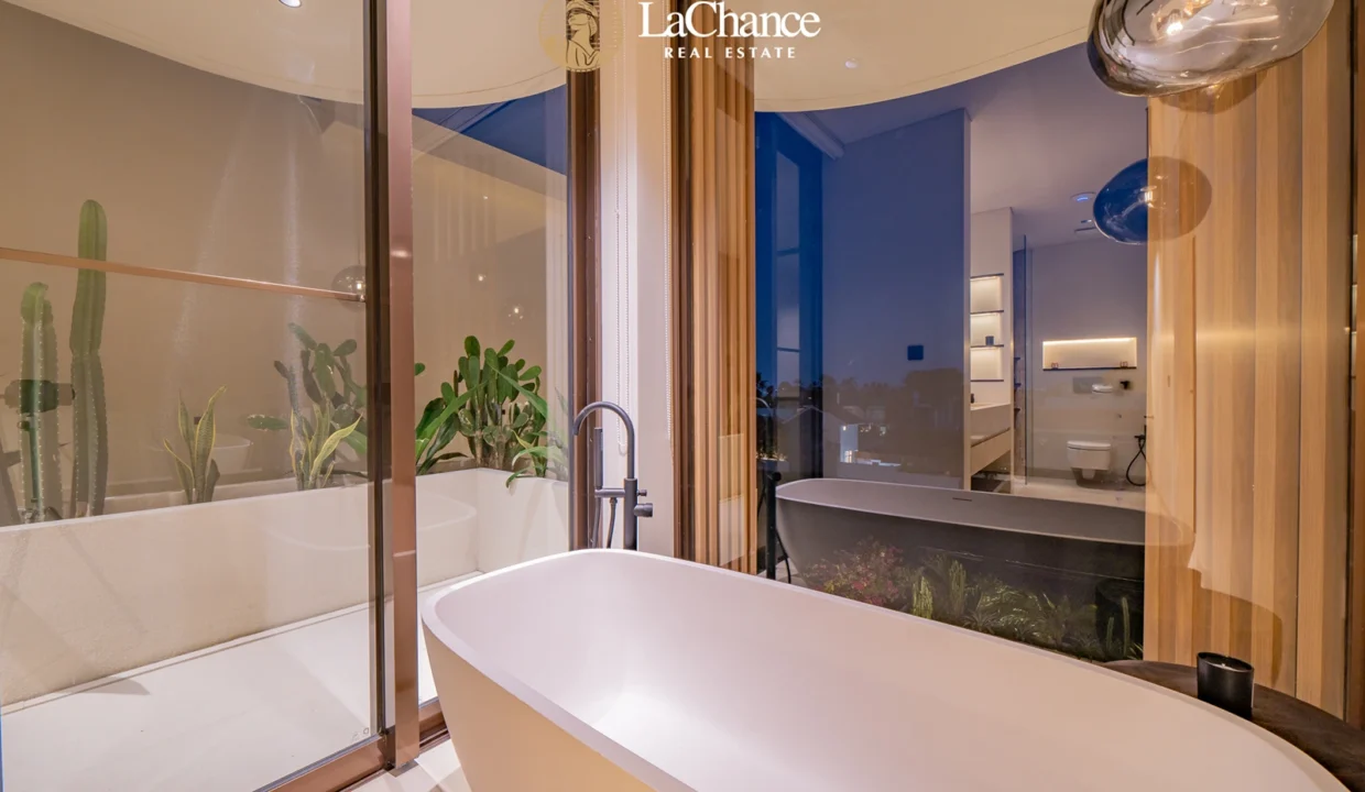 Ocean View Luzxury villa in Seseh 29