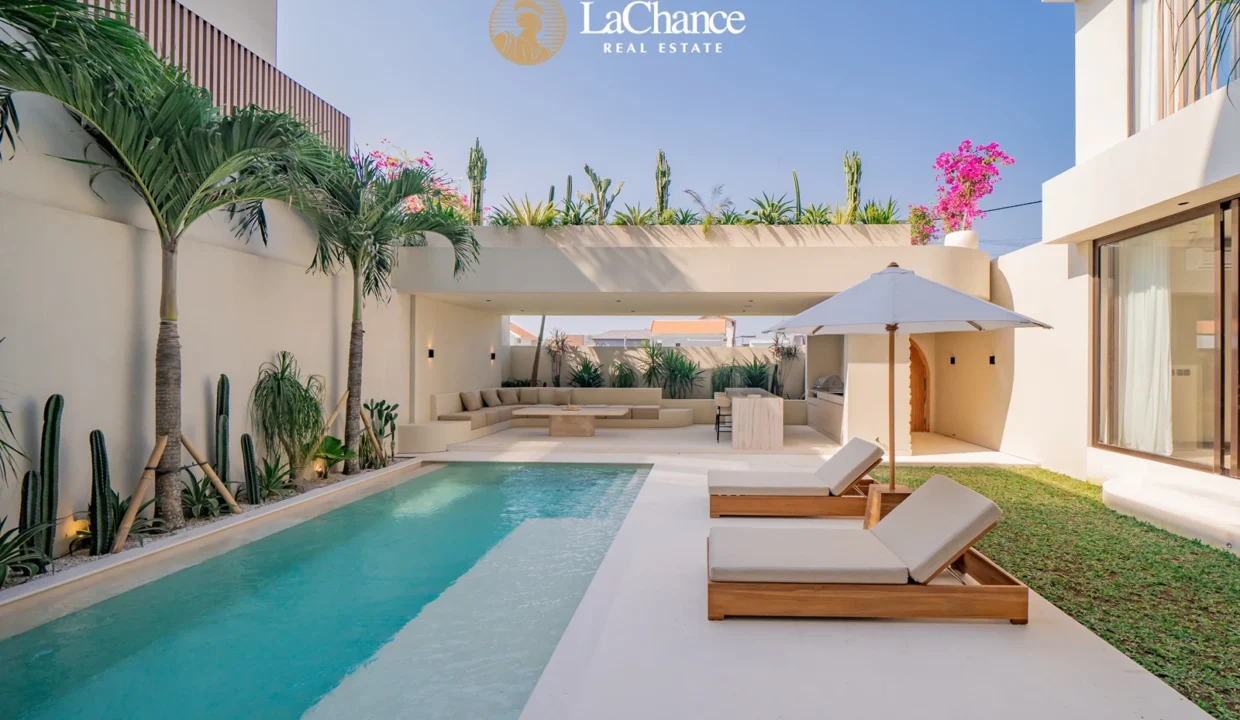 Ocean View Luzxury villa in Seseh 4