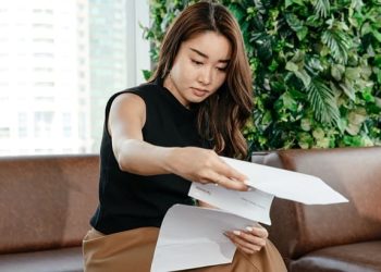 checking rental contract clauses
